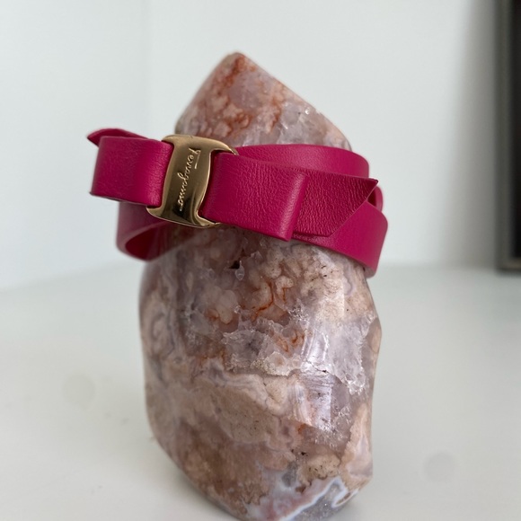 Salvatore Ferragamo Barbie pink leather double wrap bow bracelet - Picture 3 of 9